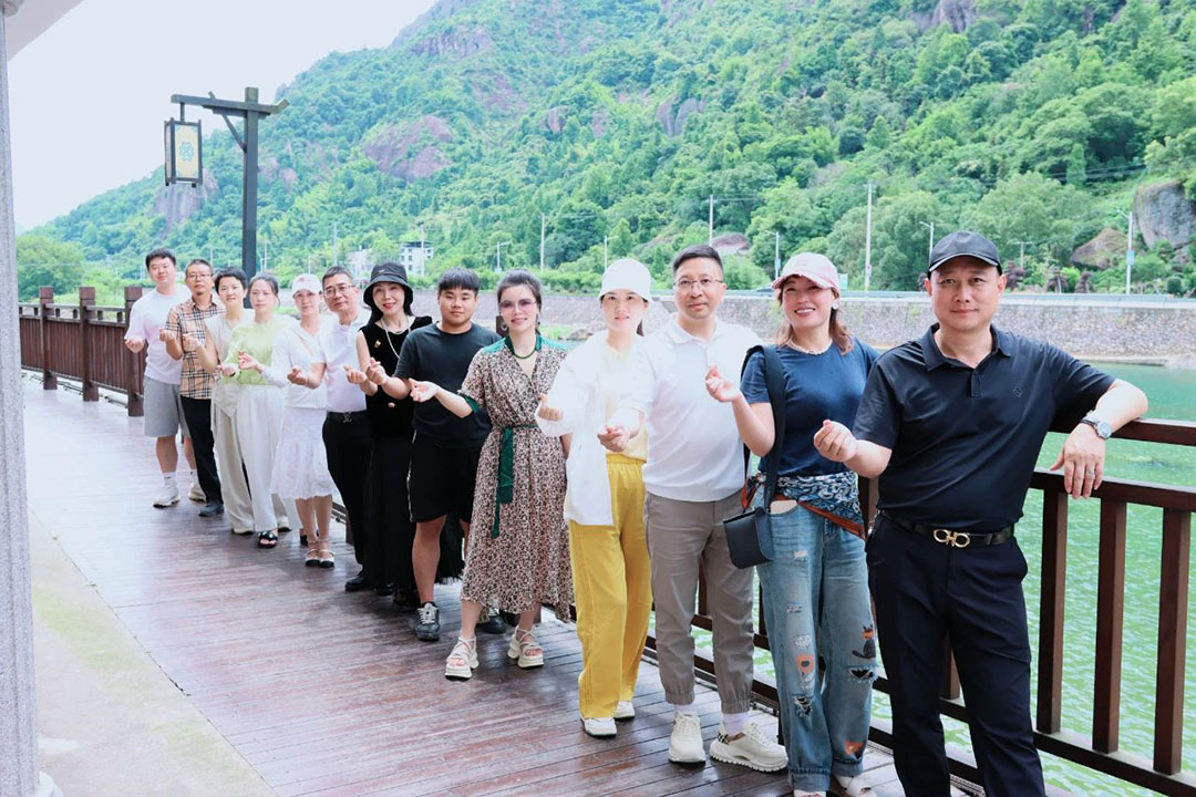 “激情夏日，踏浪仙溪”樂(lè)創(chuàng)會(huì)樂(lè)成一組開(kāi)展主題團(tuán)建活動(dòng)