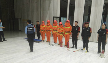  做好保安隊(duì)伍建設(shè)，提高保安隊(duì)伍素質(zhì)和服務(wù)水平 